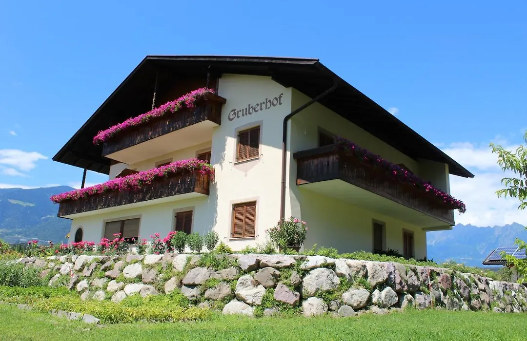 Gruberhof-1